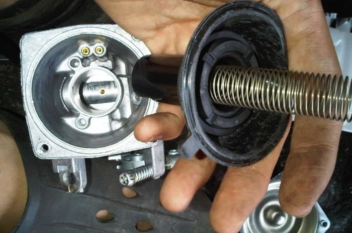 Magic Sihir Pungsi Piston Gas Karbu Kereta Semakin Bertenaga