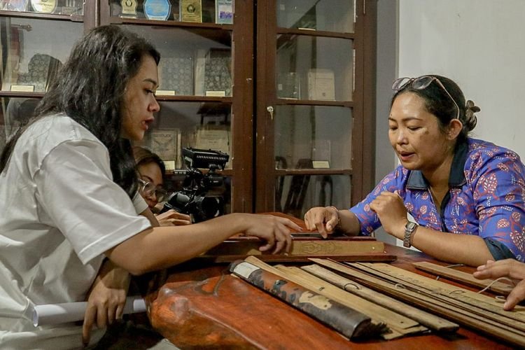 Eksplorasi Ajaib di Perpustakaan Gedong Kirtya!