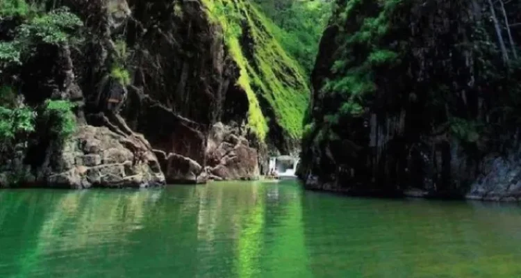 Menjelajahi Leuwi Tonjong Garut