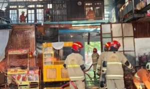 Bengkel Cat Terbakar