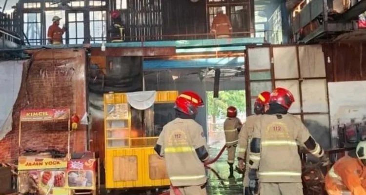 Bengkel Cat Terbakar