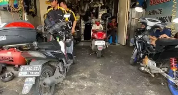 Bengkel Motor Ramai