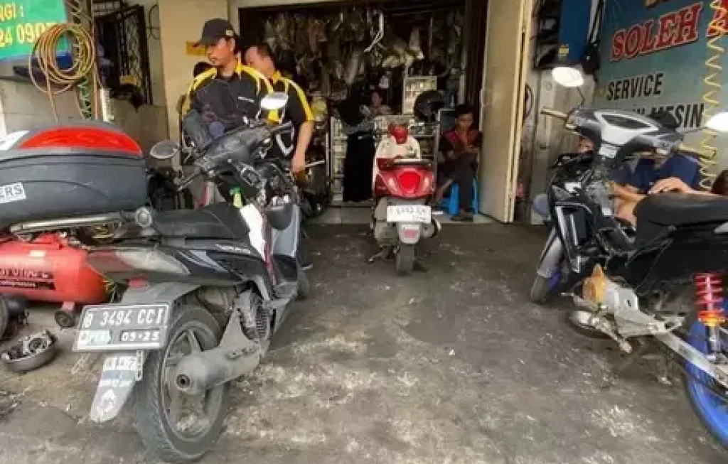 Bengkel Motor Ramai