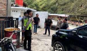 Polres Samosir bantu mobil