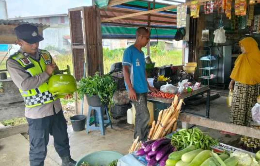 Polsek Bubon Sambangi Bengkel