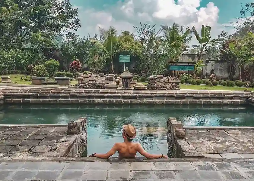 Candi Umbul, Pemandian Kuno Magelang yang Masih Mengalirkan Air Hangat